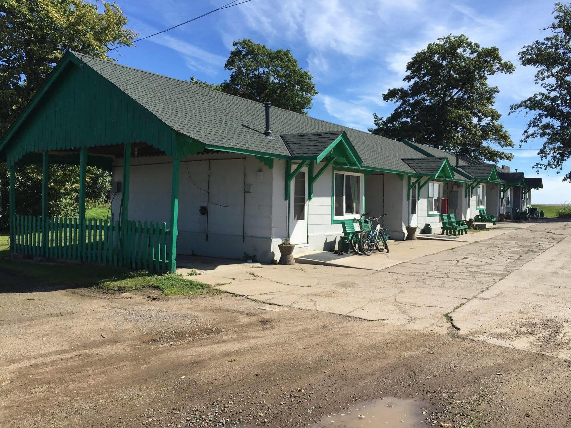 Twin Pines Resort Garrison Екстериор снимка
