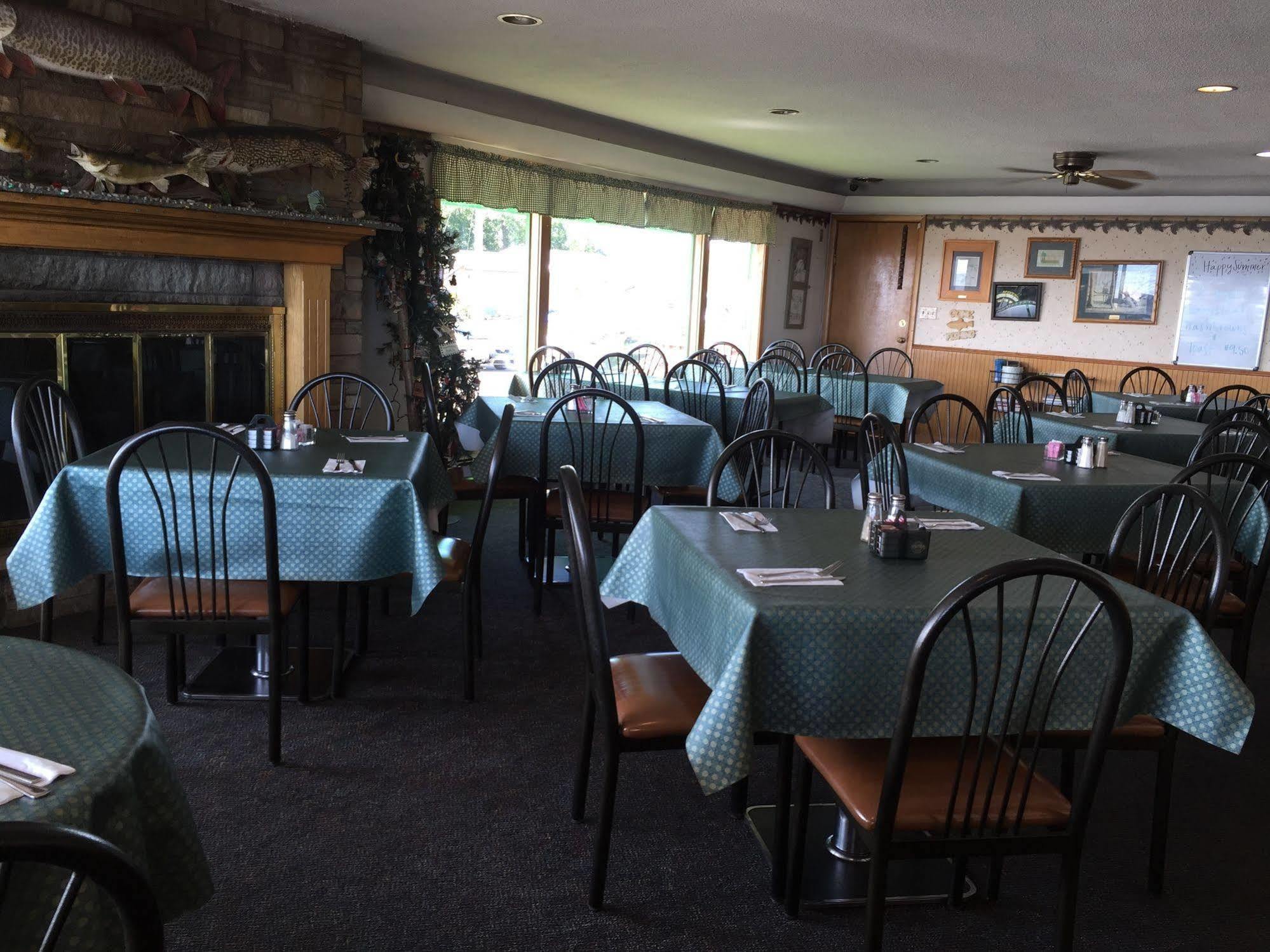 Twin Pines Resort Garrison Екстериор снимка