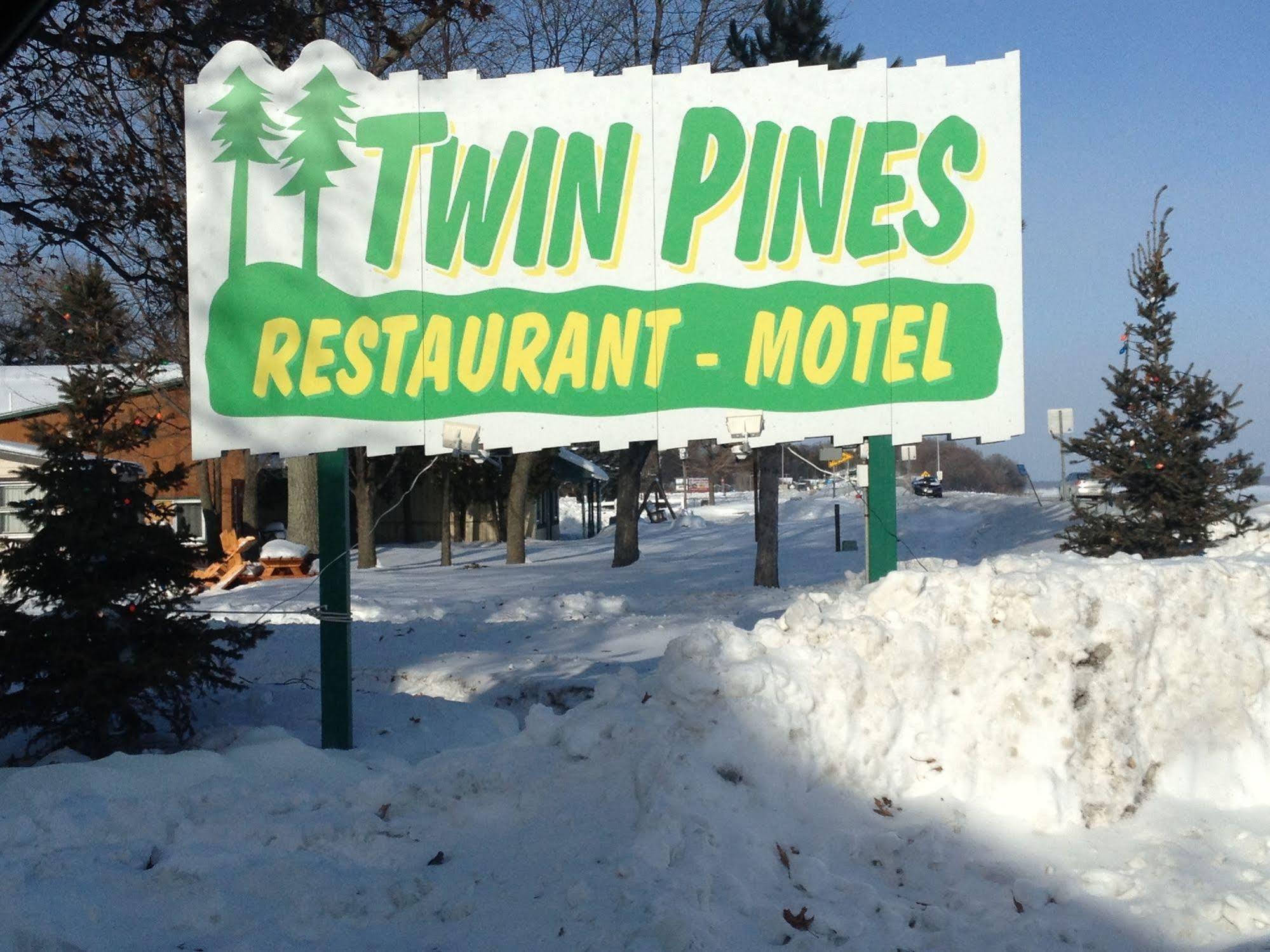 Twin Pines Resort Garrison Екстериор снимка