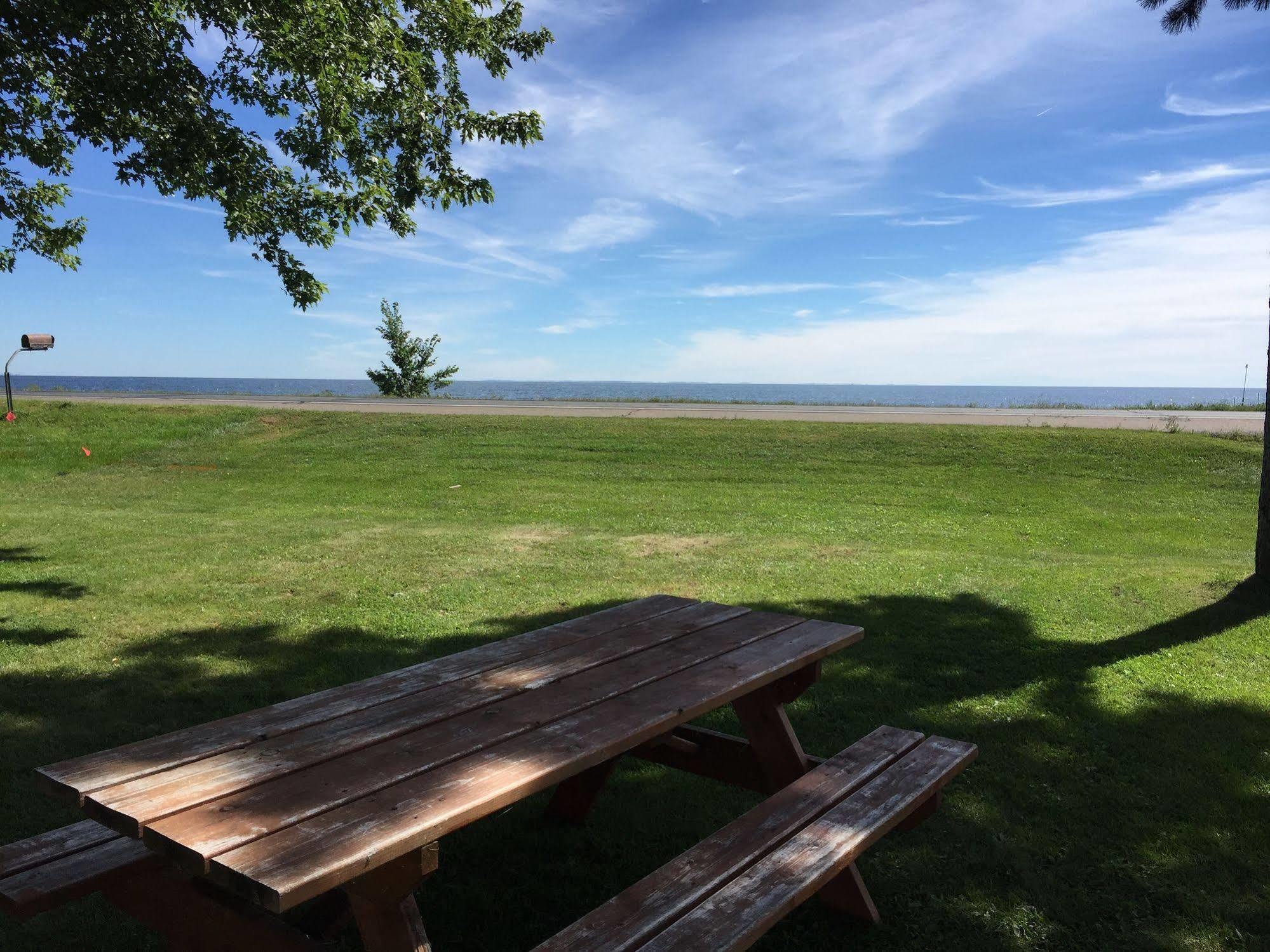 Twin Pines Resort Garrison Екстериор снимка